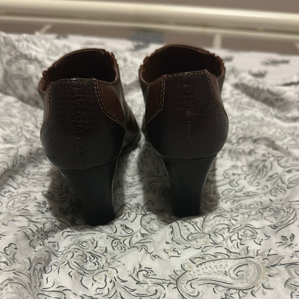Coldwater Creek Claudia Brown Leather Booties | Slip-On Western Style | Size 6.5 - Picture 8 of 9